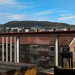 Appartement Spacious And Cozy With Balcony Oslo