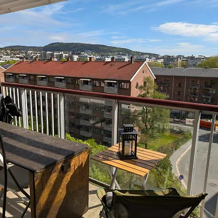 Spacious And Cozy With Balcony