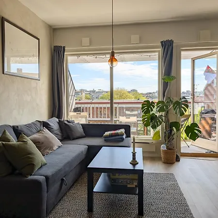 Spacious And Cozy Study With Balcony Apartment Oslo