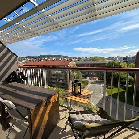 Spacious And Cozy With Balcony *