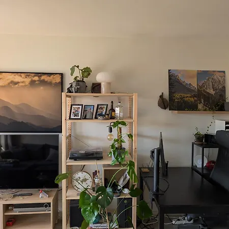 Spacious And Cozy With Balcony Apartmán *